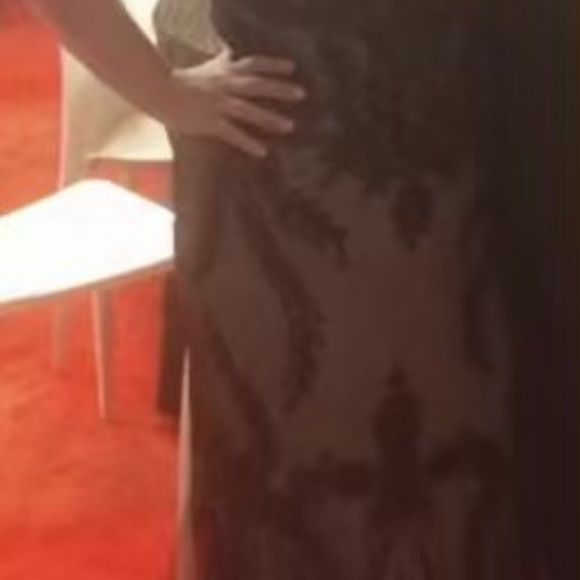 Cache Gown - Picture 2 of 3